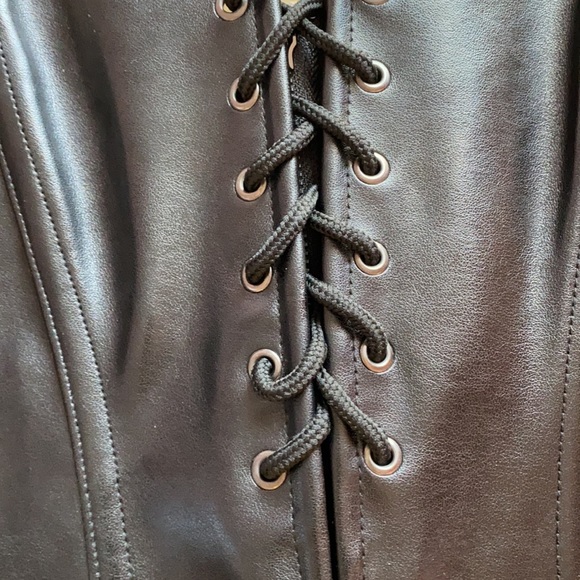 Dreamgirl Plus Size Beyoncé’ Corset with zipper. - Picture 5 of 6